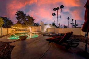 Desert Oasis with hot tub, pool and putting green